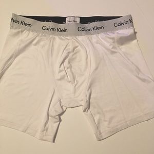 Calvin Klein 2 pack Boxer Briefs NWOT Size Medium